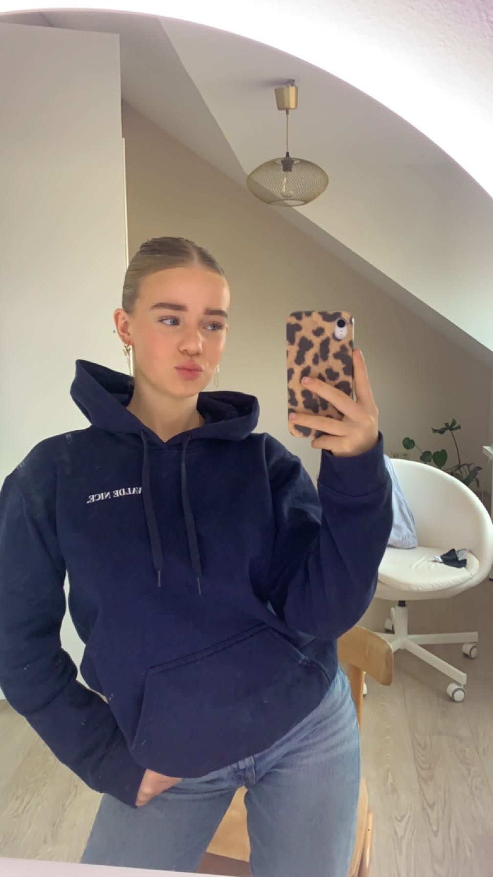 De navy bliksem hoodie